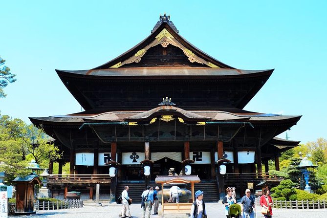 1-Day Snow Monkeys, Zenko-ji Temple & Sake in Nagano - Nishimon Yoshinoya Sake Tasting, the Fun Kind of Homework