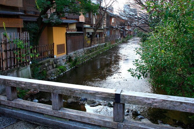 1 Hour Geisha Show in Kyoto - Two venue styles: Kyo-Machiya tea house vs Gion Theater