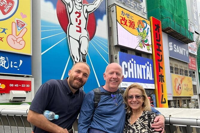 4/5/6 Hours Private Osaka Tour Designed for Cruise Passengers - Kuromon Market: choosing street food with a guide