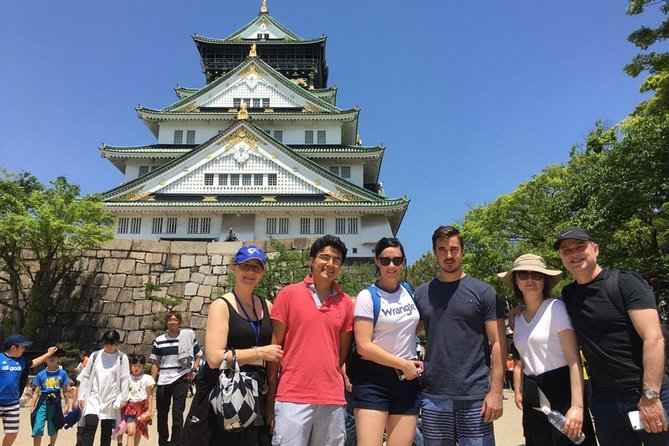5-Hour Osaka Bike Tour to the Neighborhood of Osaka Castle - Finding your meeting point and your ride rhythm near Osaka Castle