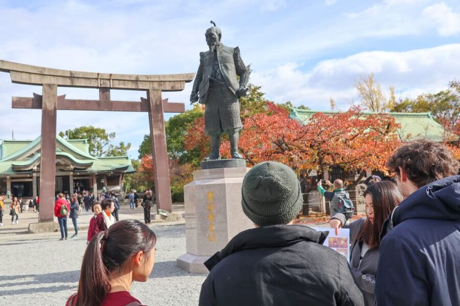 5-Hour Osaka Highlights Bike Tour with Lunch - Osaka Castle Park by bike: move fast, then take your time