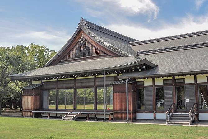 A Tour to Explore the Symbol of Osaka: Osaka Castle - Where you meet and how the route is set up