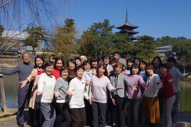 All must-sees in 3 hours - Nara Park Classic Tour! From JR Nara! - Kofuku-ji Temple finish: pagoda photos and train help