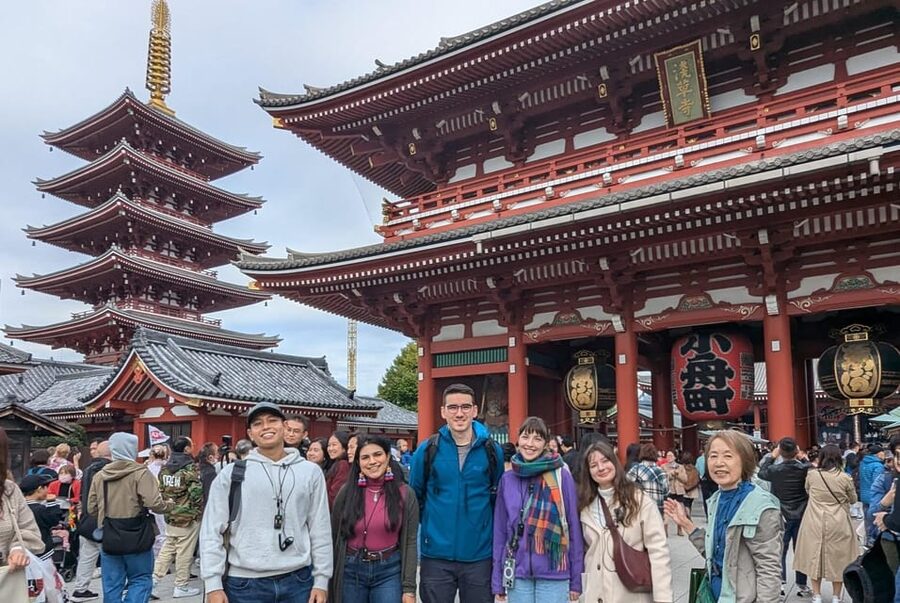 Asakusa: 3.5-hour Big-picture History Walk - Kaminarimon and Nakamise: Gate Power and Crowd Reality