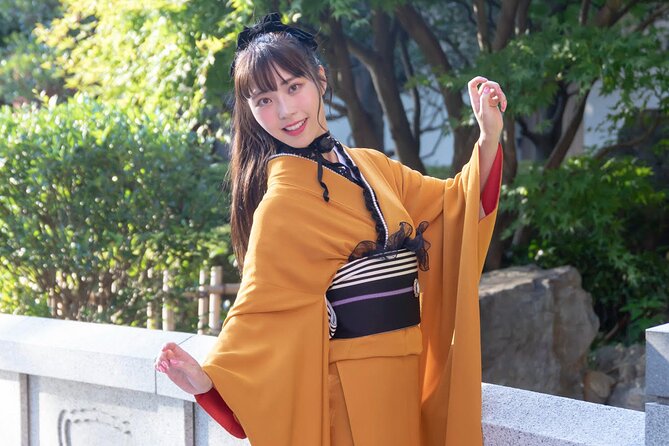 Asakusa's Historic Treasures - Karaoke tea time: high-quality songs and a free drink bar