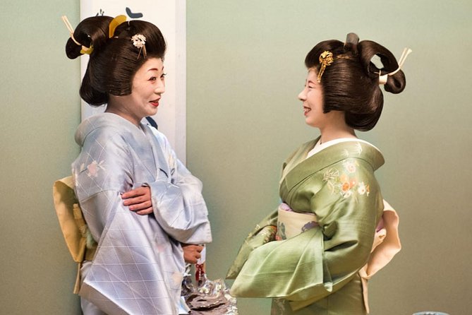 Authentic Geisha Performance with Dinner in Tokyo - Photos, Commemorative Moments, and How the Evening Wraps