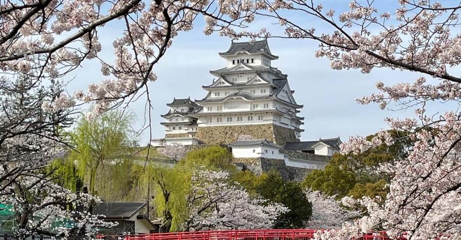 Best of Himeji Castle: 3hr Tour with Licensed Guide - Skip the ticket line: what it actually buys you