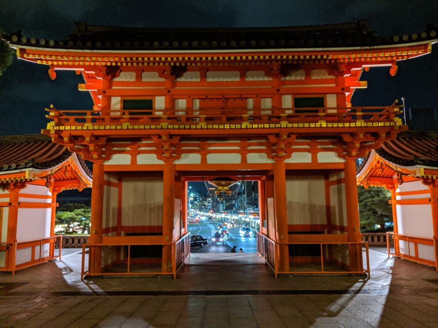 Best of Kyoto: Gion, Geisha, Pagodas & Cobblestones - Yasaka Shrine After Dark: A Shinto Stop That Sets the Tone