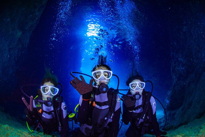 Blue Cave Introductory Dive–Private Guide, Boat Tour&Free Photos - Boat ride to the cave entrance: quick, easy, and structured