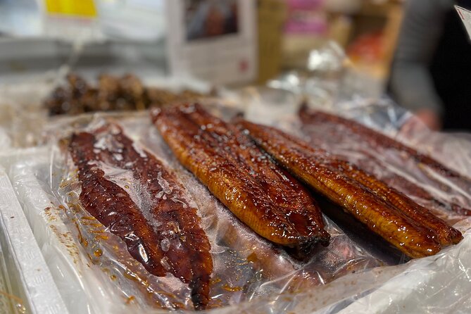Classic Tsukiji Food Tour - Why the outer Tsukiji market still hits different before 10am