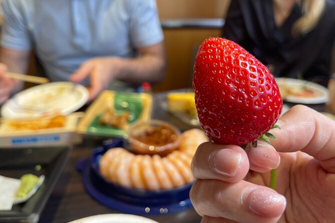 Classic Tsukiji Food Tour - Tsukiji Hongan-ji: a quick pause that adds context