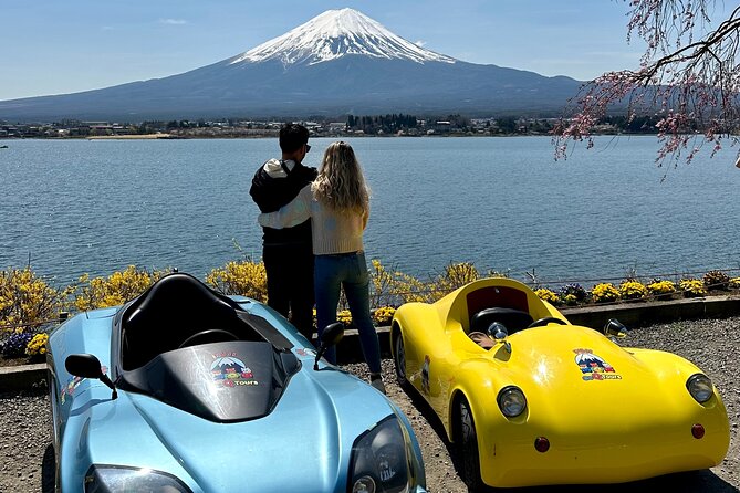 Cute & Fun E-Car tour following guide around Lake Kawaguchiko - Stop 1, Lake Kawaguchiko: the easy start and quick orientation
