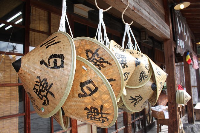 [Day trip bus tour from Kanazawa Station] Weekend only! World Heritage Shirakawago Day Bus Tour - Stop 1 at Michi-no-Eki Shirakawago: Quick Context and Shopping