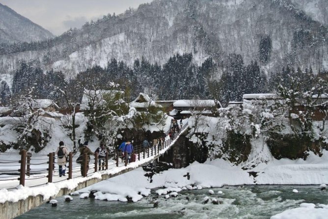 Day Trip for Shirakawago ,Takayama & gujo hachiman from Nagoya - Inside Shirakawago: gassho-zukuri houses and what you can spot fast