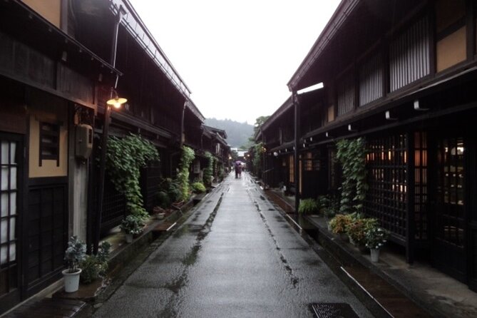 Day Trip for Shirakawago ,Takayama & gujo hachiman from Nagoya - Price and value for a 12-hour day trip