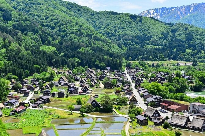 Departing from Takayama [Regular sightseeing bus] World Heritage Sites Shirakawago and Gokayama Ainokura - Stop 1: Ainokura Gassho Community, quiet first and more atmospheric