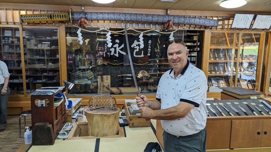 E-Bike Nara Highlights - Todaiji, Knives, Deer, Shrine - Nandaimon Gate and Tōdai-ji: Seeing the Scale Up Close