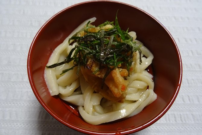 Experience all of Japanese culture and Japanese food experience classes "origami, udon, Japanese food, green tea, calligraphy" in 4 hours - Origami With a Purpose: Folding a Crane Before You Cook