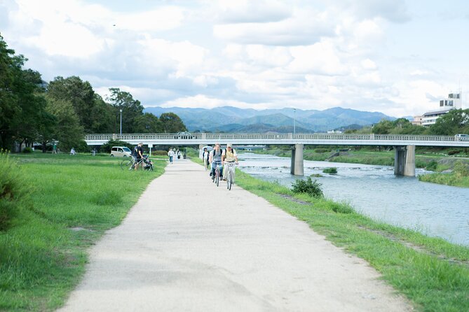 Explore Hidden Alleyway with a Local Expert (Morning tour) - Tatsumi Bridge and the willow-lined stream moment