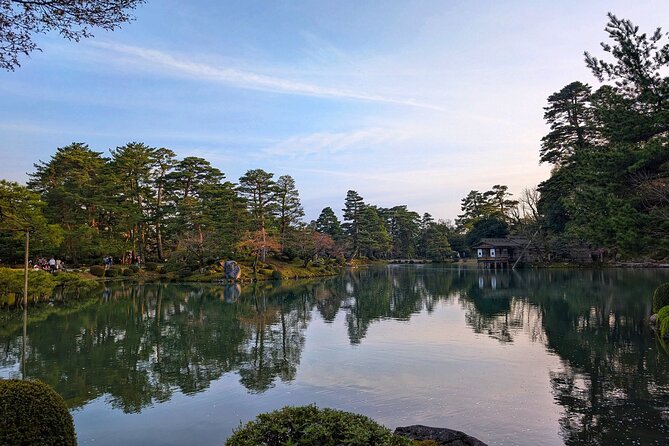 Explore Kanazawa Half Day Private Tour with Local Guide - Omicho Market: Kanazawa’s Kitchen of the City