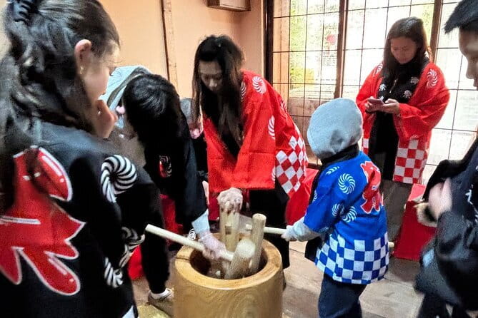 【Family Friendly】Traditional Mochi Pounding Experience - Price and value: why $32.29 can make sense