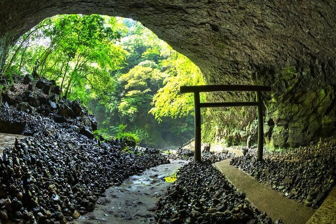 From Fukuoka: Miyazaki, Takachiho Gorge And Shrine Day Tour - What “In the Car” Gives You: Time, Comfort, and Less Stress