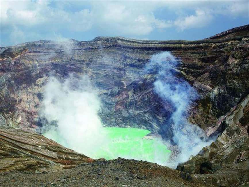 From Fukuoka: Mount Aso, Kurokawa Onsen, and Shrine Tour - Fukuoka to Mount Aso, the moment you want the crater view