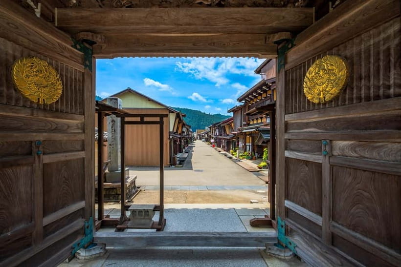 From Nagoya: Gujo, Hida Takayama, and Shirakawa-go Day Tour - The bus reality: 11 hours, lots of scenery, and why timing matters