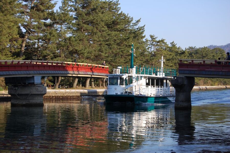 From Osaka: Amanohashidate and Ine Bay Day Trip - Amanohashidate Heaven’s Bridge, your free time at the right speed