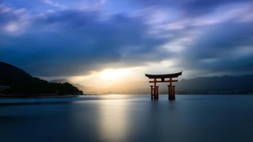 From Osaka: Hiroshima and Miyajima Day Trip by Bullet Train - Food on Miyajima: Oysters and Momiji Manju, Plus Lunch Timing