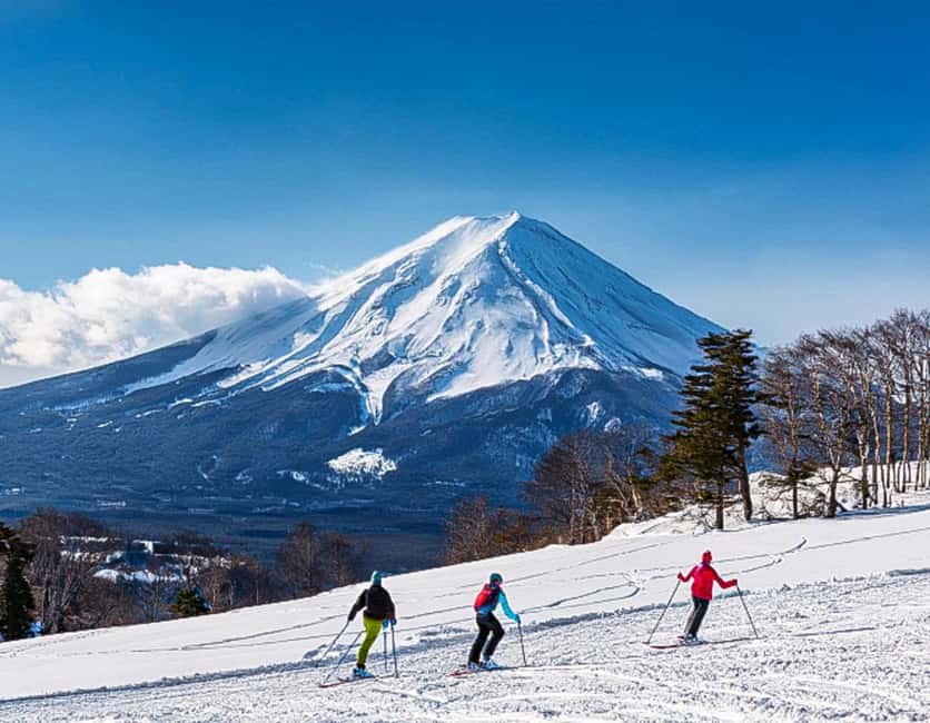 From Tokyo: Fujiyama Snow Resort Yeti Winter Ski Day Tour - Gear, ski clothes, and the cash-only clothing rental detail