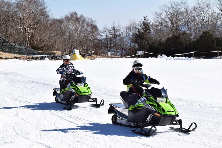 From Tokyo: Fujiyama Snow Resort Yeti Winter Ski Day Tour - Practical packing list for an easier snow day