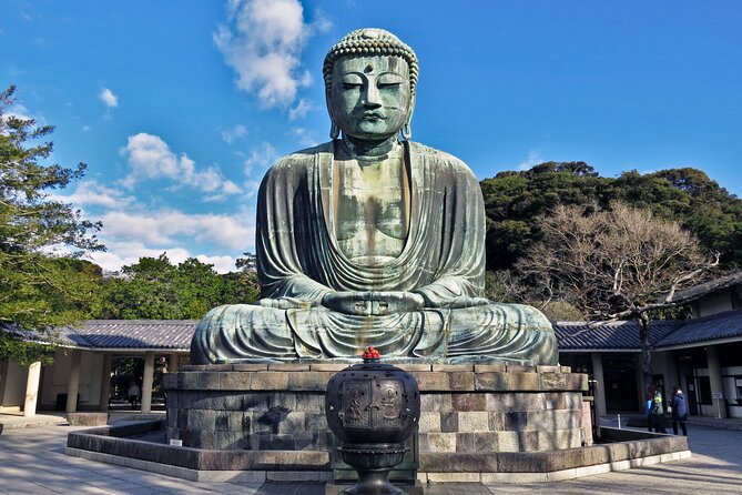 From Tokyo: Kamakura & Enoshima 1-Day Bus Tour - Tsurugaoka Hachimangu and Komachi Street: shrine gates and snack strategy