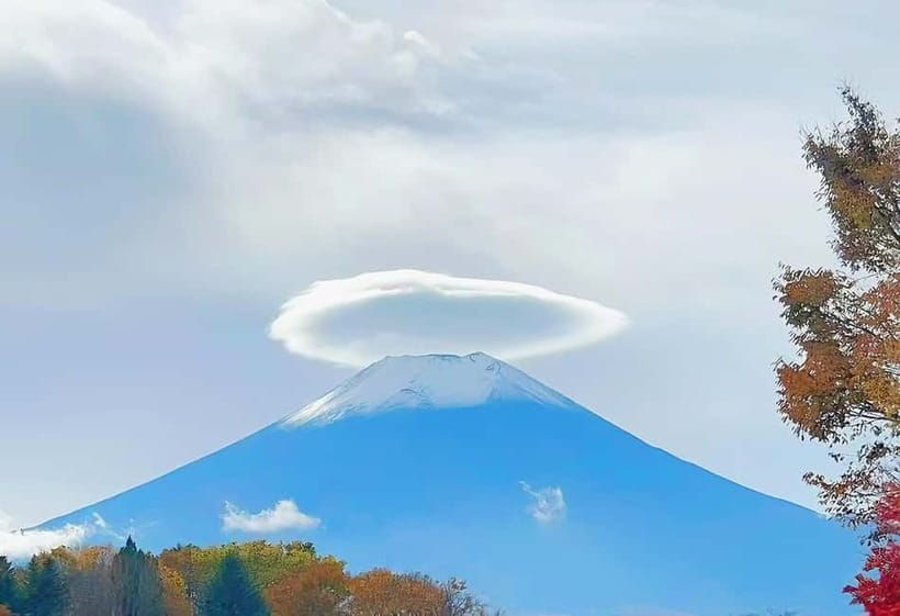 From Tokyo: Mt Fuji, Arakurayama and Kawaguchi Lake Day Trip - The Hikawa Clock Shop stop: a quick photo trick in Fujiyoshida