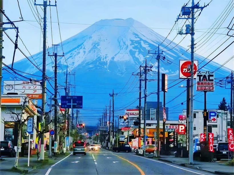From Tokyo: Mt Fuji, Arakurayama and Kawaguchi Lake Day Trip - Lake Kawaguchiko finale: Oishi Park or the Maple Corridor
