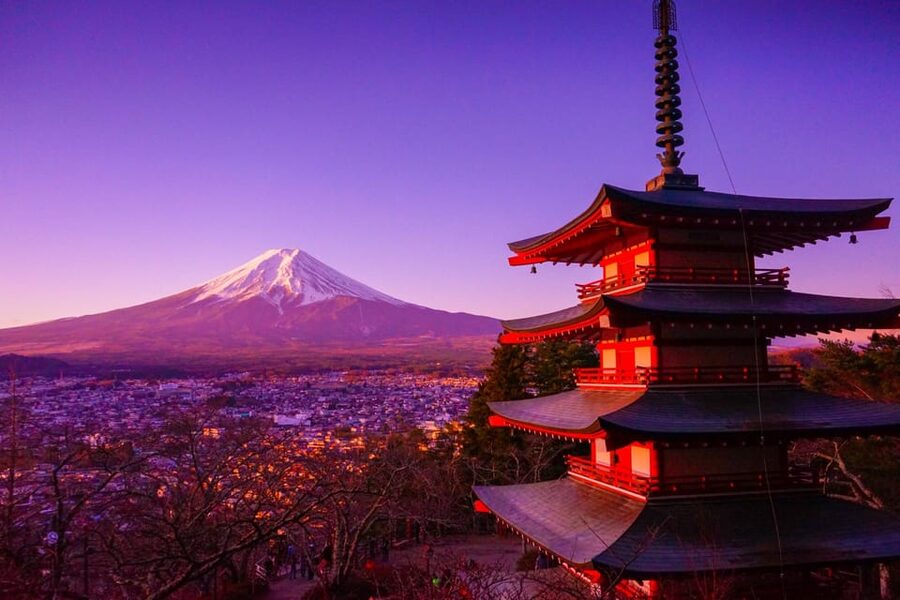 From Tokyo: Mt.Fuji, Lake Kawaguchi, Oshino Hakkai Day Tour - Hikawa Clock Shop and Arakura Fuji Sengen Shrine, the walk you should plan for
