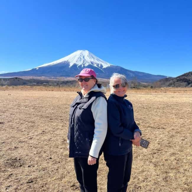 From Tokyo: Mt Fuji Private Day Tour In Luxury Land Cruiser - Oshino Hakkai: ponds that feel calm, plus thatched-roof atmosphere