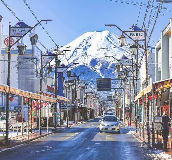 From Tokyo: Must-Visit Mount Fuji Highlight Full-Day Tour - First Stop: Arakurayama Sengen Park and the Chureito Pagoda Climb