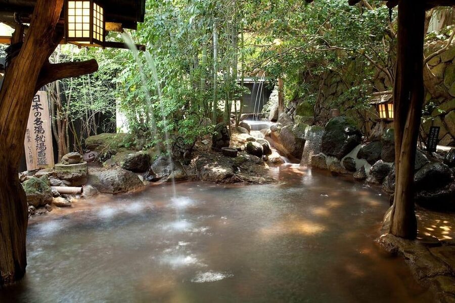 Fukuoka: Mt. Aso Volcano & Kurokawa Onsen Scenic Day Tour - Kusasenri grassland timing, and how to maximize your quick stop