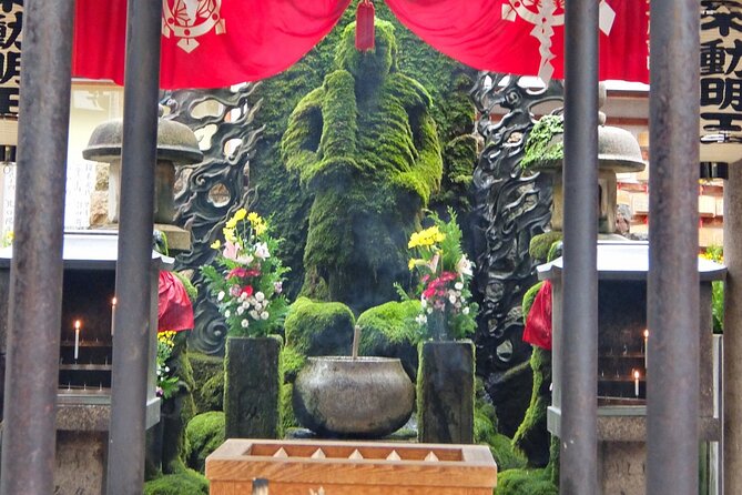 Full Day Guided Tour in Osaka by Van - Osaka Castle Park and the Toyotomi story you can see with your own eyes