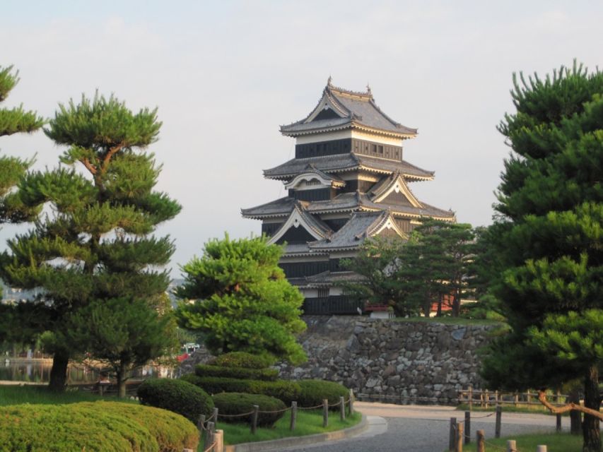 Full-Day Tour: Matsumoto Castle & Kamikochi Alpine Valley - Matsumoto Castle with a guide, plus time to explore like a pro