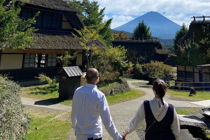 Full Day Tour to Mount Fuji in Spanish - What to bring so the day feels easy
