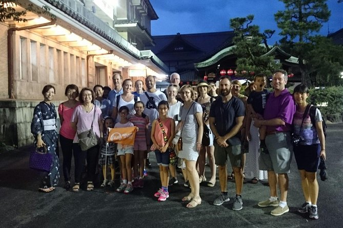 Gion Walking Tour by Night - How group size and pace affect your night