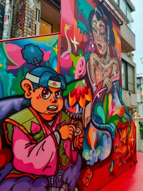 Graffiti in Tokyo Walking Tour: Shibuya and Harajuku - Harajuku for 10 minutes: street art meets fashion energy