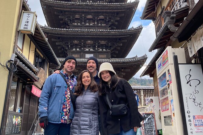 Half-Day Private Walking Tour in Kyoto - Sannenzaka and Ninenzaka lanes for snacks and souvenir hunting