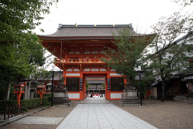 Highlights & Hidden Gems With Locals: Best of Kyoto Private Tour - Coffee near Yasaka Shrine, then Gion and the Kamogawa River reset