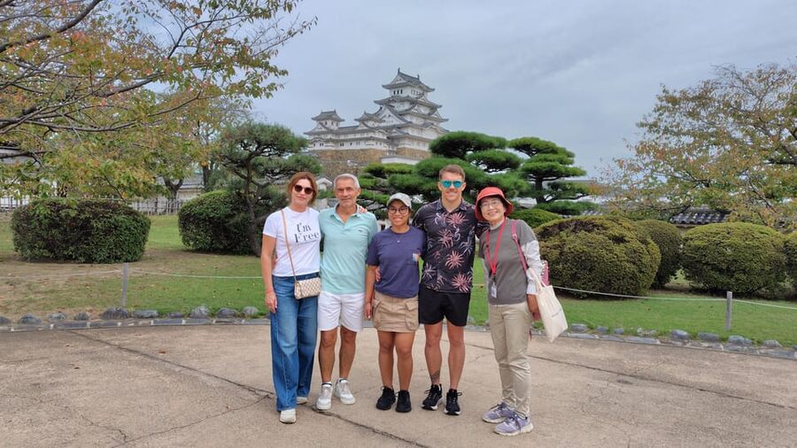 Himeji: Himeji Castle Guided Tour – UNESCO Heritage - The photo stop you should actually use, tower viewpoint time