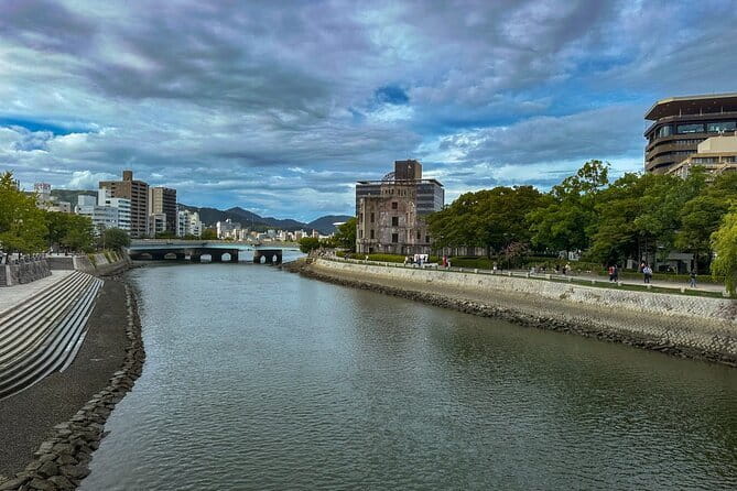 Hiroshima and Miyajima Day Trip with Itsukushima Shrine & Ferry - Getting Out of Hiroshima Quickly, Without the Route Math