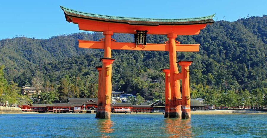 Hiroshima: Hiroshima and Miyajima UNESCO Sites 1-Day Tour - Atomic Bomb Dome: UNESCO site, guided time, and a hard stop for photos