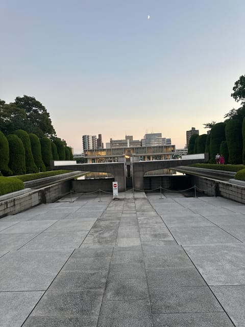 Hiroshima; Hiroshima Peace Memorial Museum and Castle Tour - Pace, Snacks, and Photo Stops: How to Get the Most Out of Three Hours